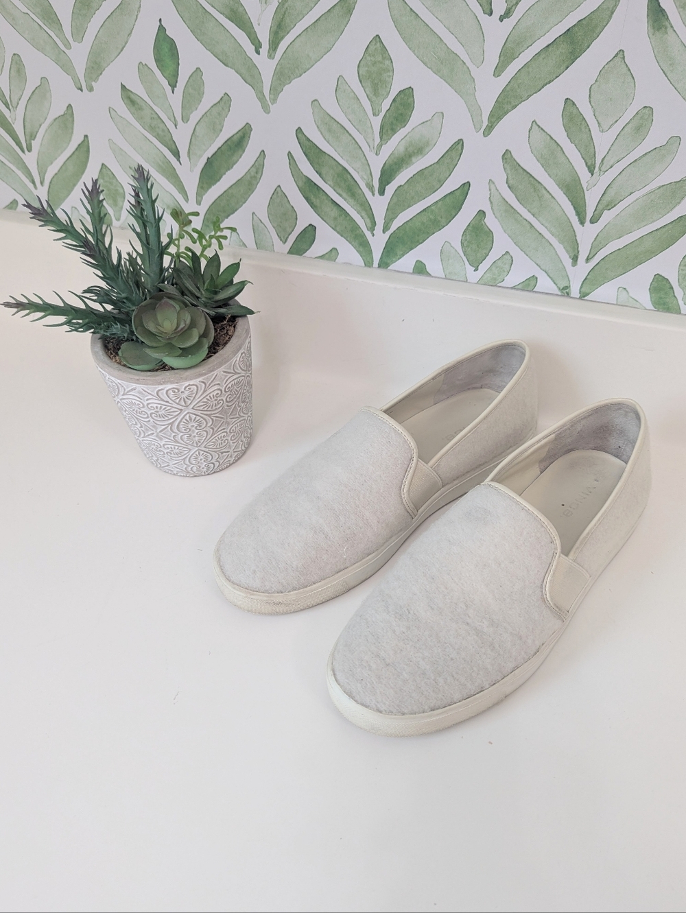 Minimalist Vince White Slip-On Women's Shoes 8